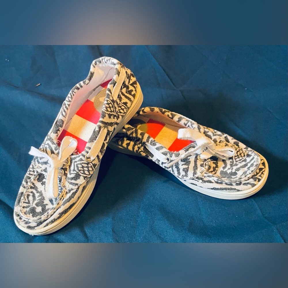Girls slip-on shoes